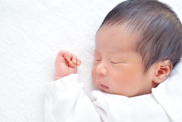 赤ちゃんの月齢別の睡眠時間と特徴、快眠のコツ